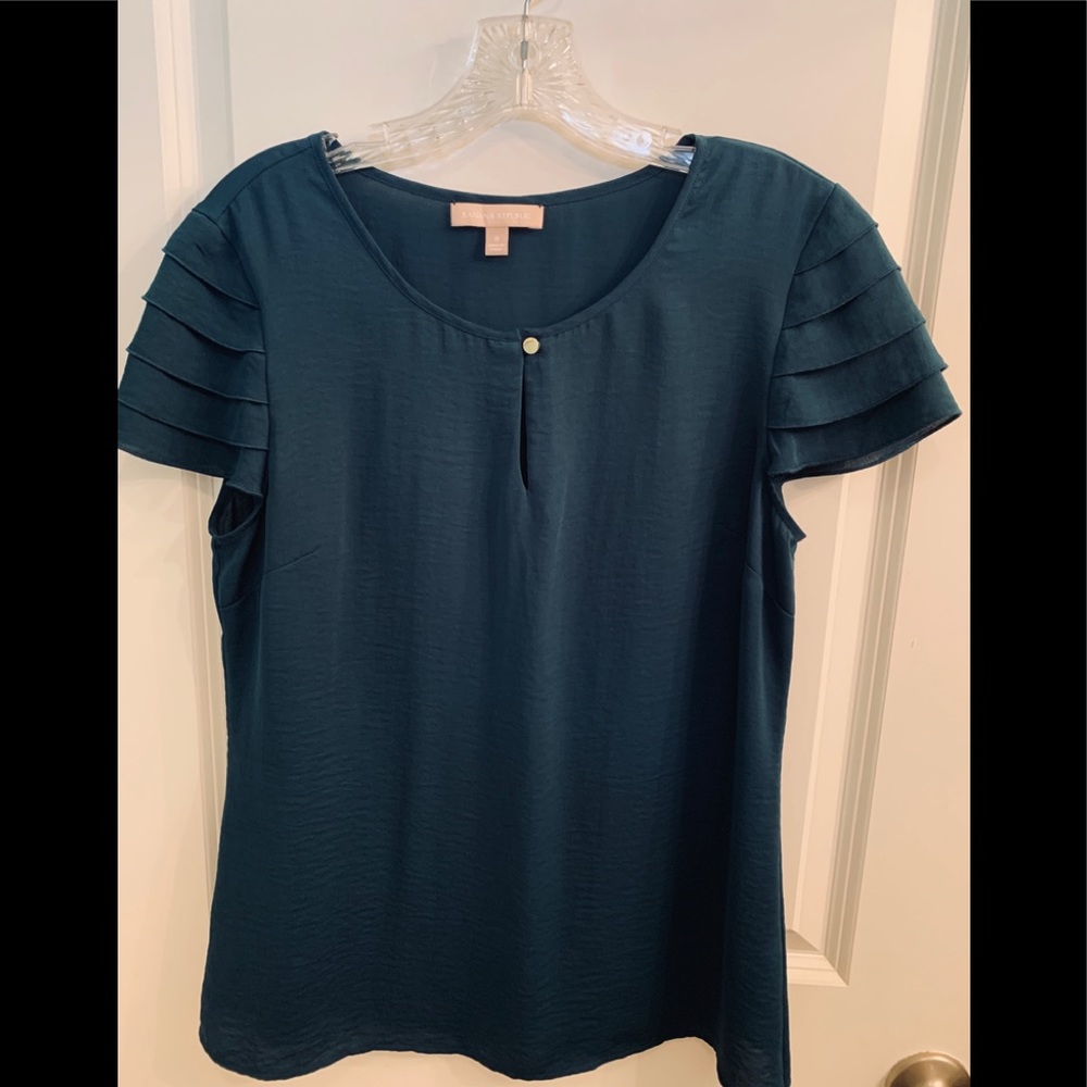 Size 8 Banana Republic top with layered sleeves